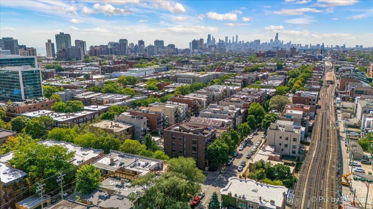 3801 N Wilton Avenue Unit: 2S