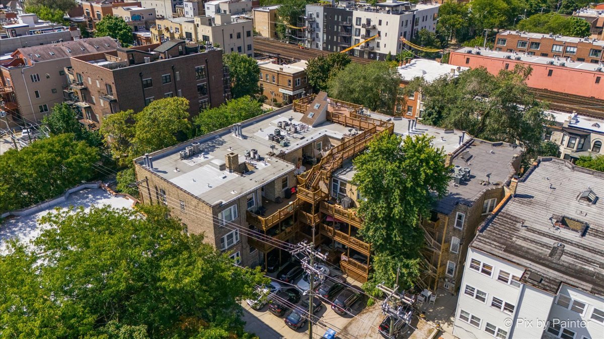 3801 N Wilton Avenue Unit: 2S