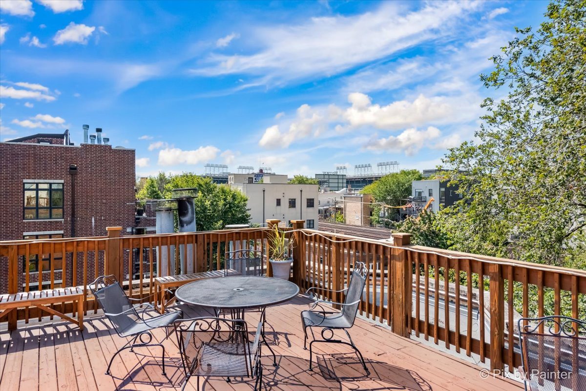 3801 N Wilton Avenue Unit: 2S