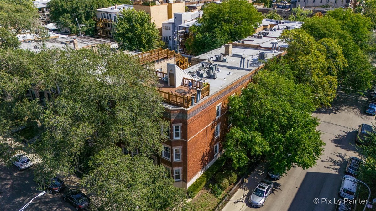 3801 N Wilton Avenue Unit: 2S