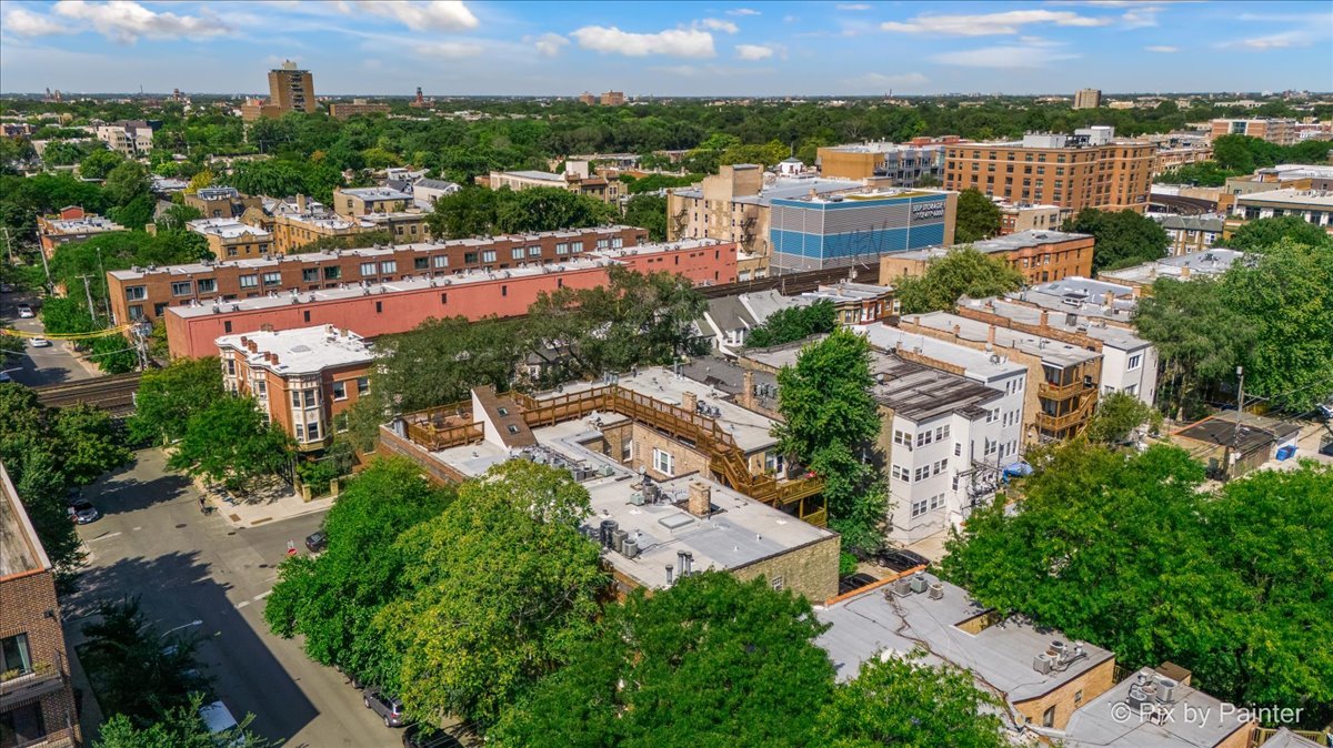3801 N Wilton Avenue Unit: 2S