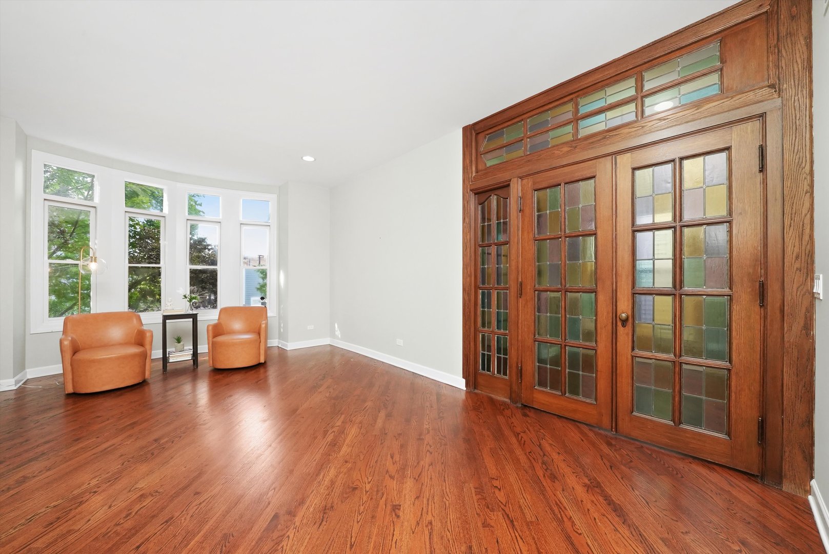 2444 W Waveland Avenue