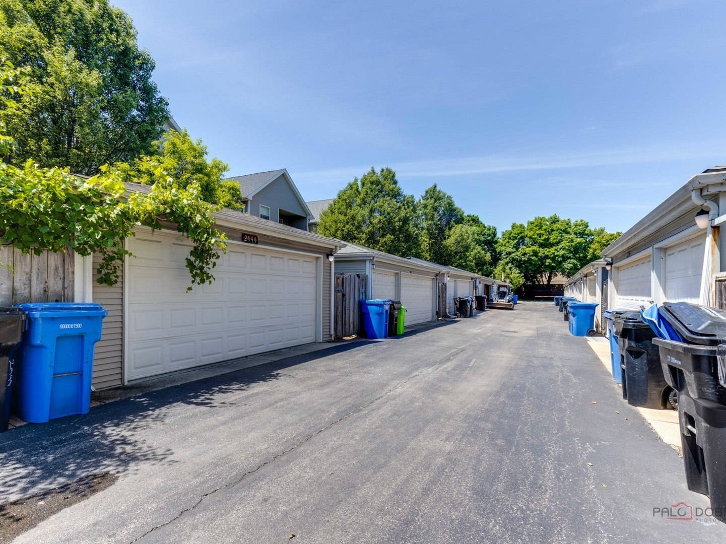 2444 W Waveland Avenue