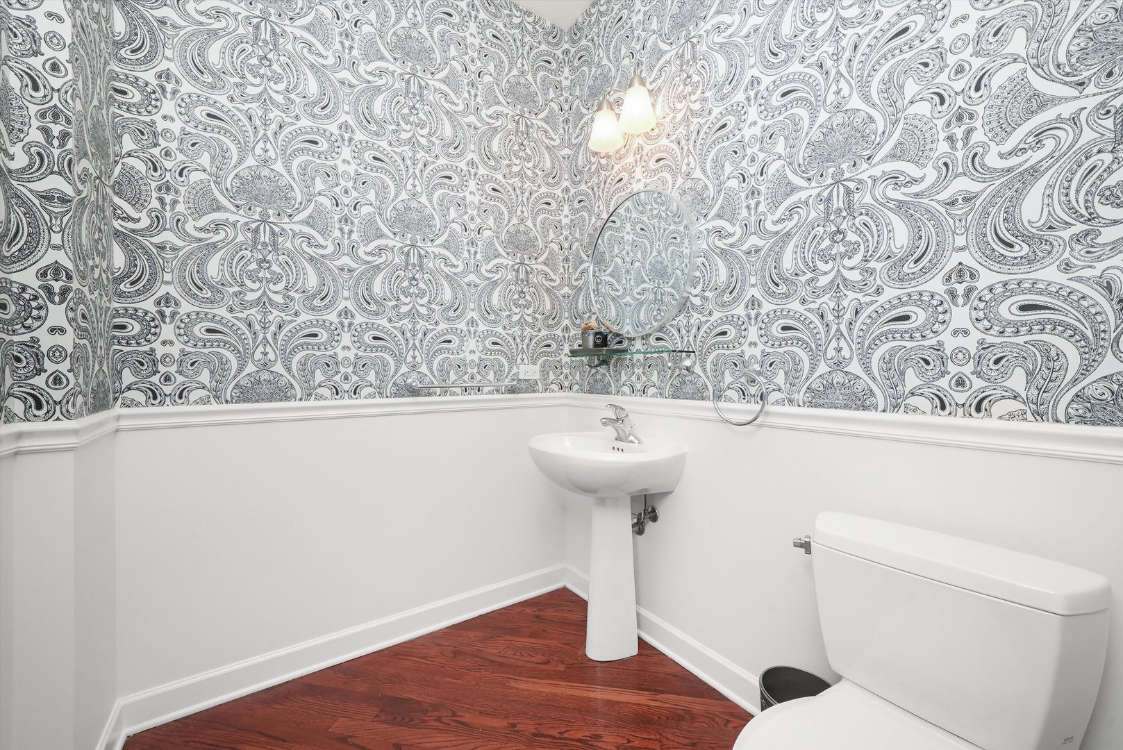 2444 W Waveland Avenue