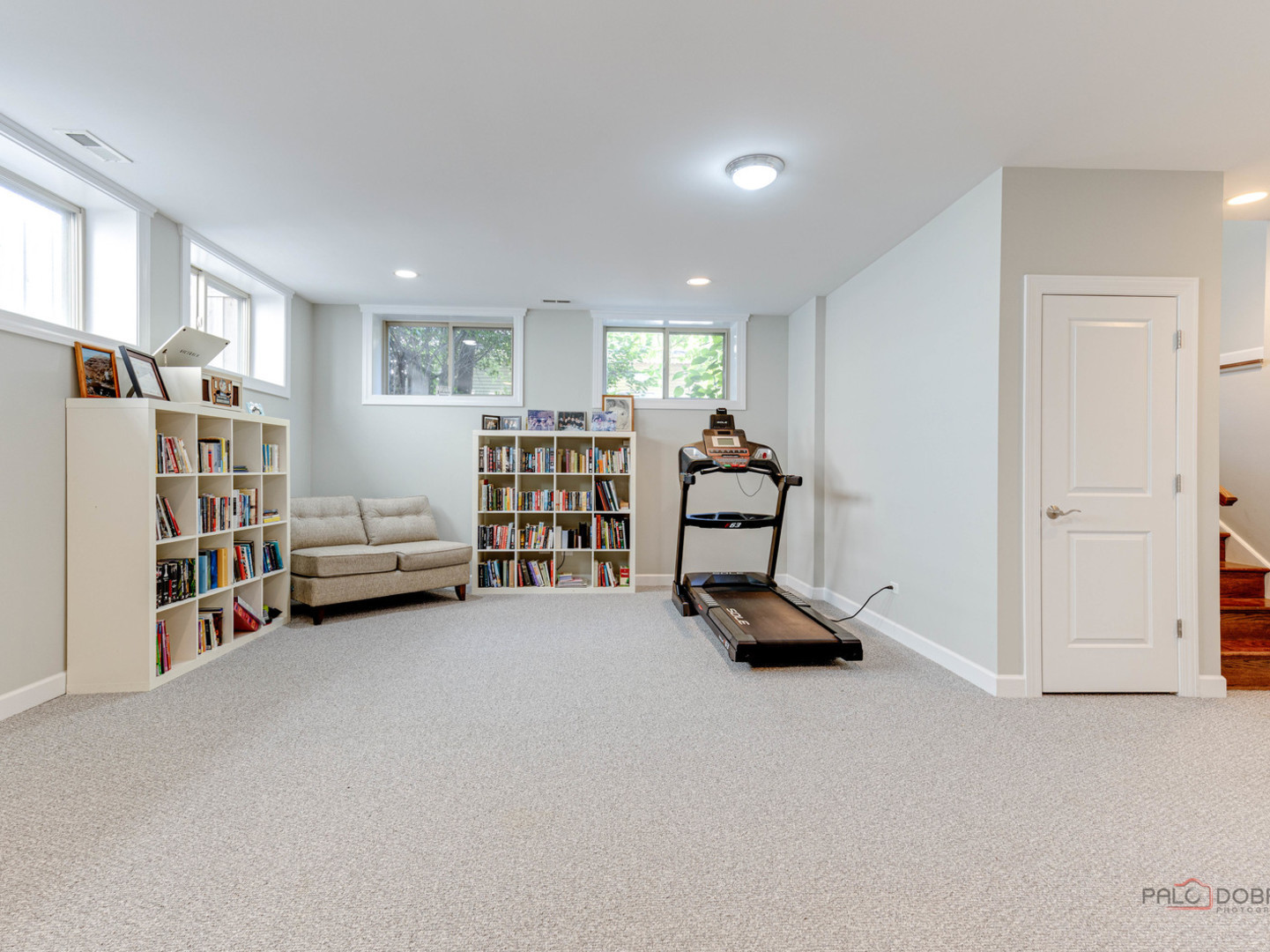 2444 W Waveland Avenue