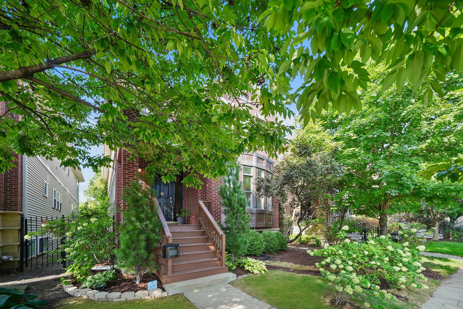 2444 W Waveland Avenue