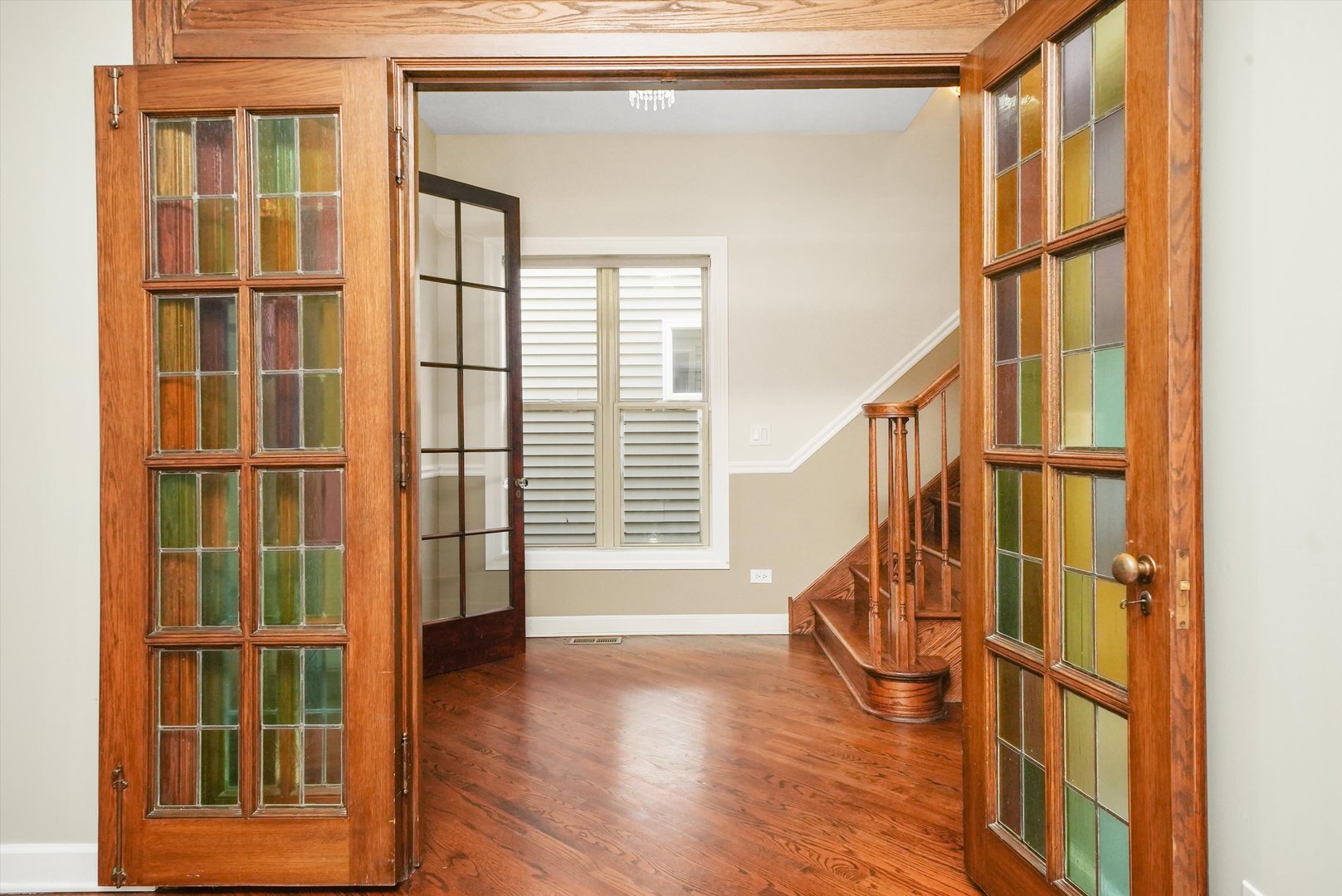 2444 W Waveland Avenue