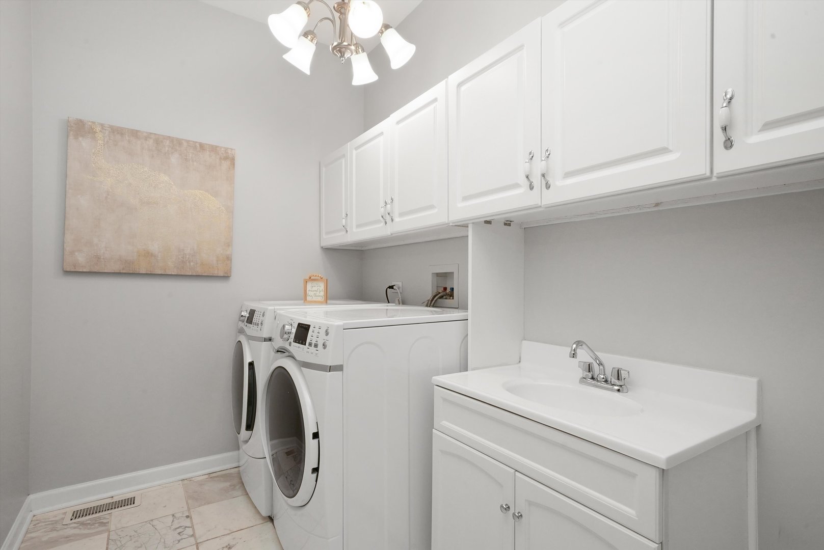 2444 W Waveland Avenue