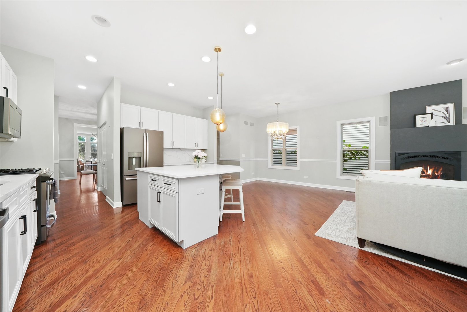 2444 W Waveland Avenue