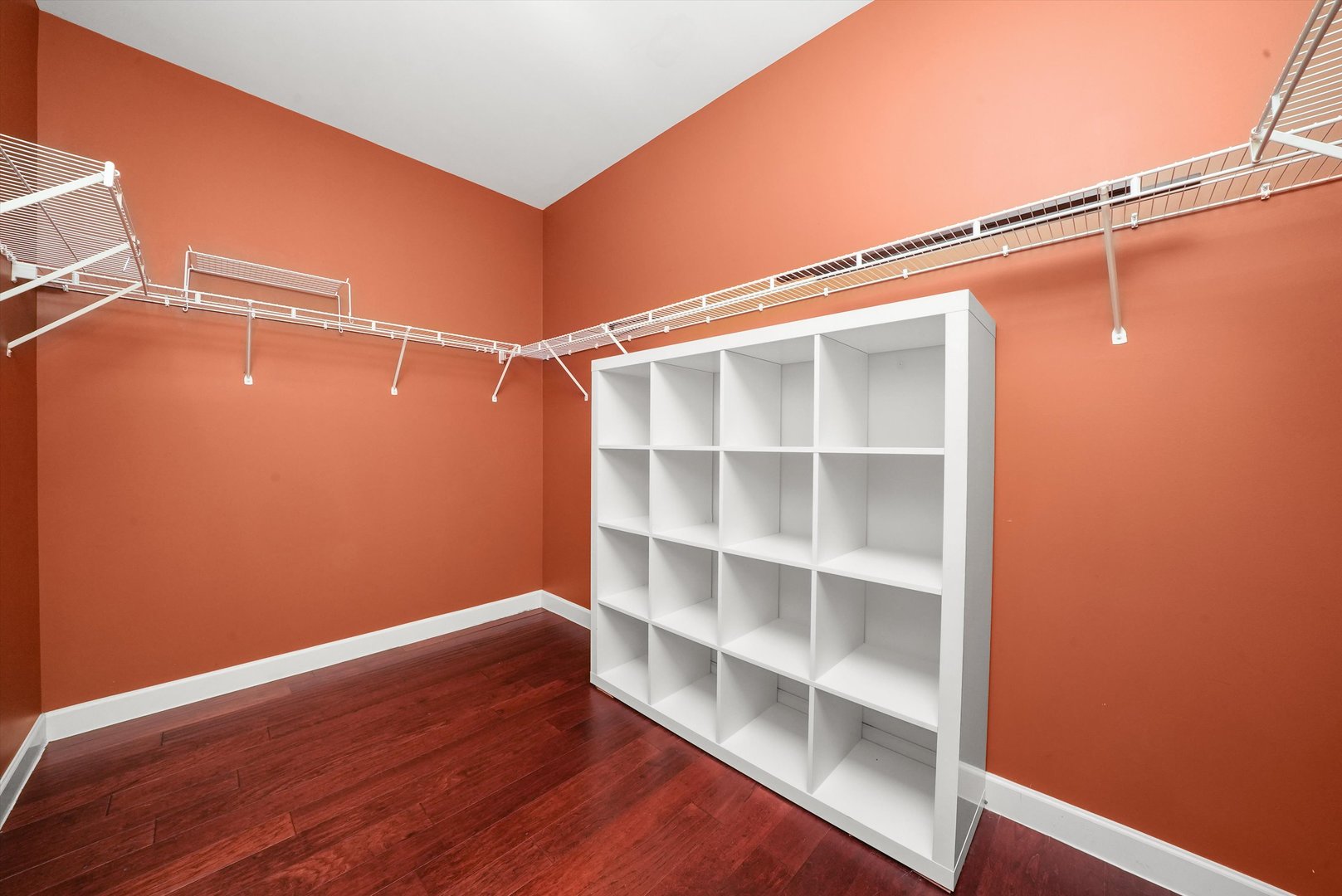 2444 W Waveland Avenue