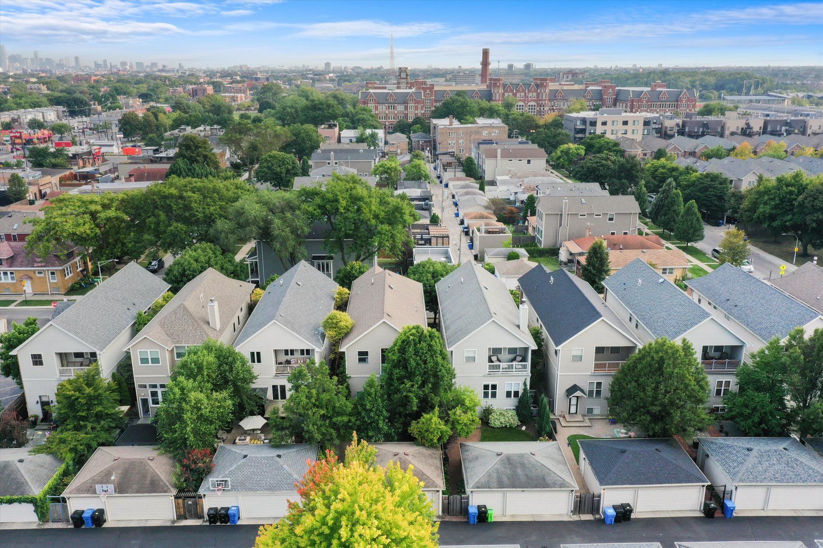 2444 W Waveland Avenue