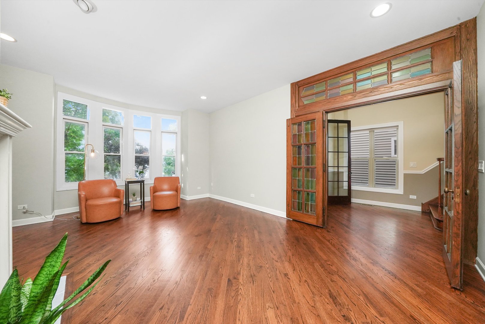 2444 W Waveland Avenue