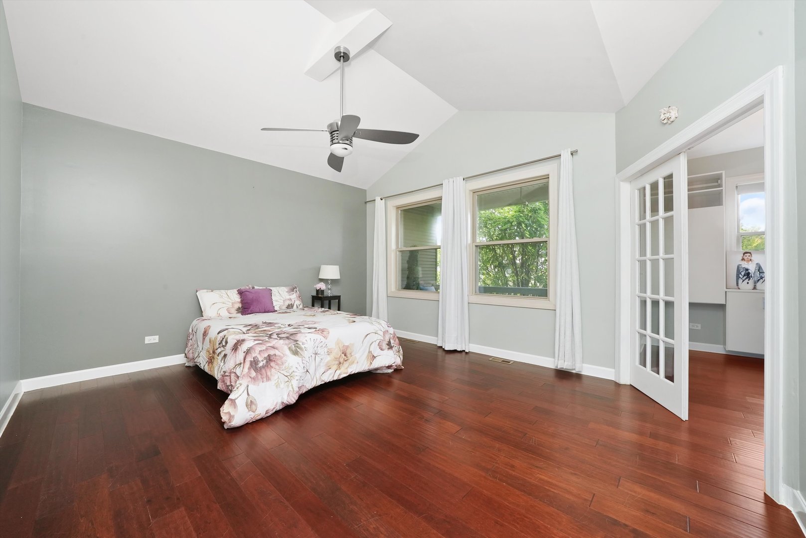 2444 W Waveland Avenue