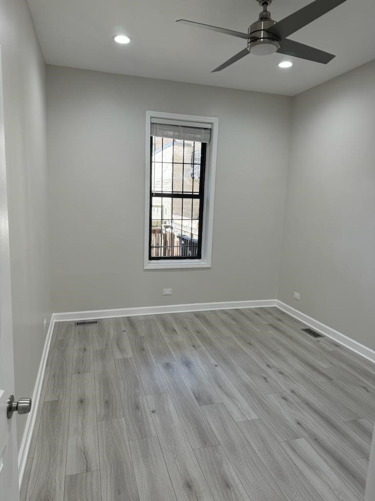 1946 N sheffield Avenue Unit: 1
