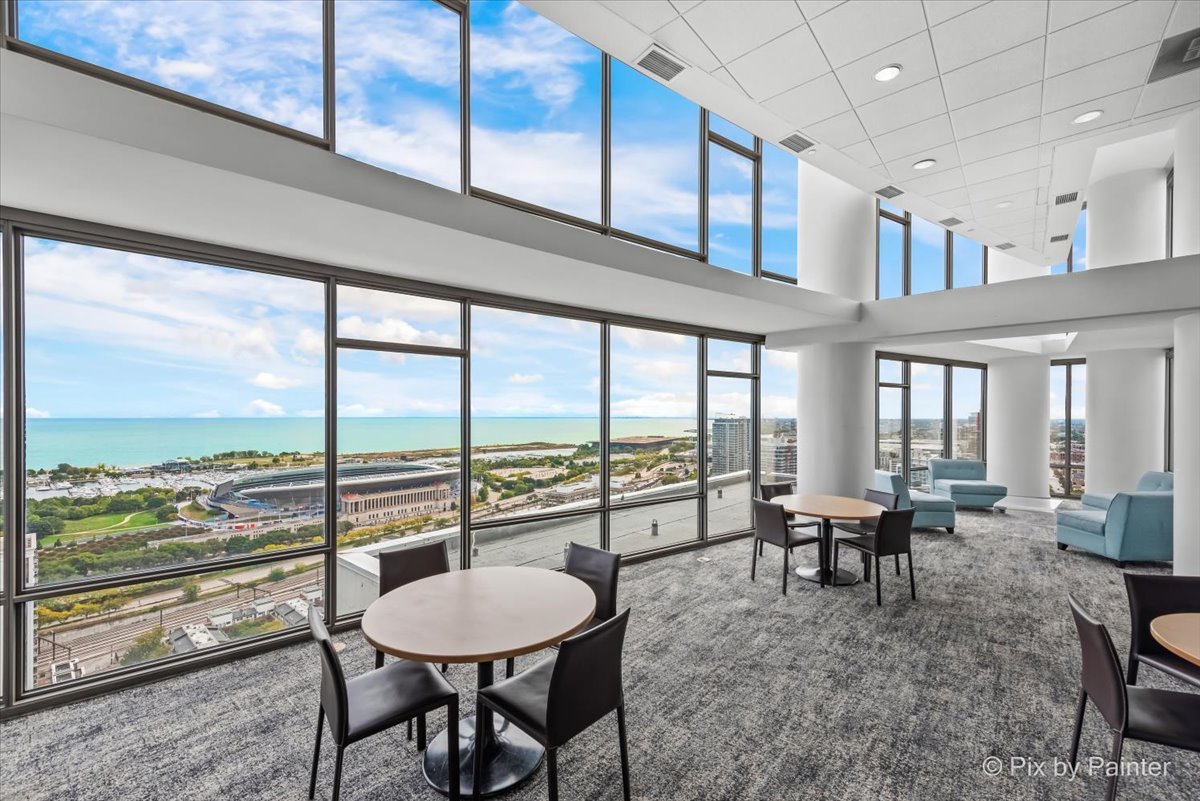 100 E 14th Street Unit: 1810