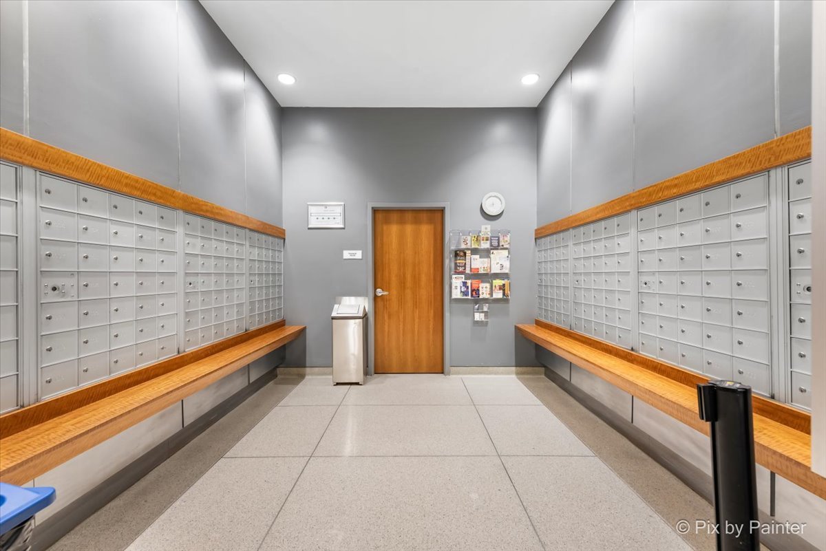 100 E 14th Street Unit: 1810