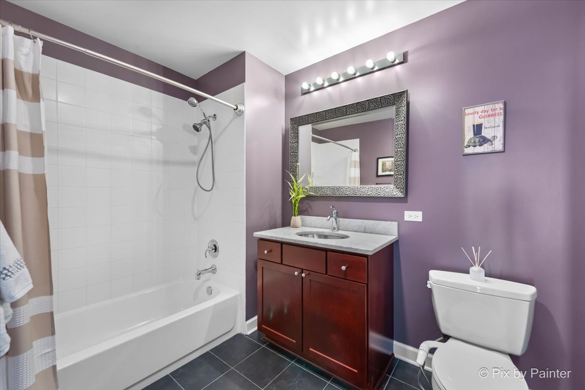 100 E 14th Street Unit: 1810