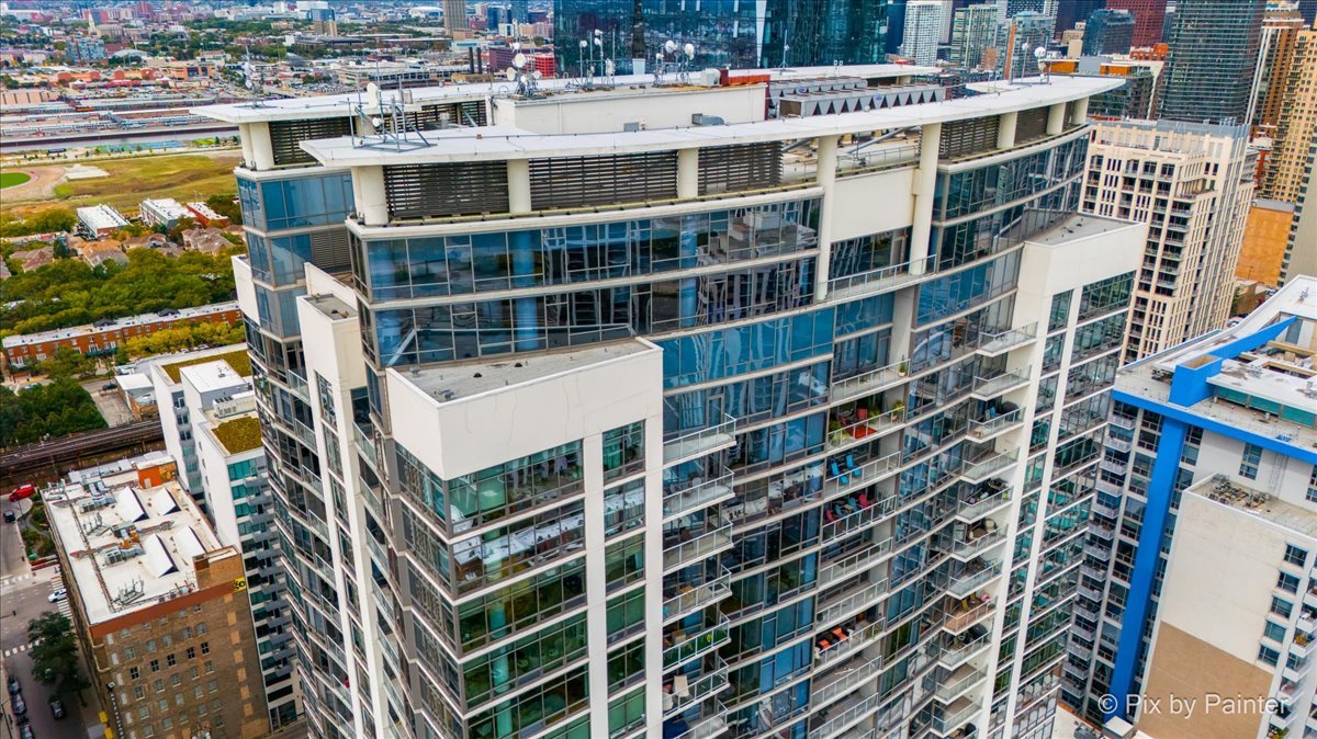 100 E 14th Street Unit: 1810