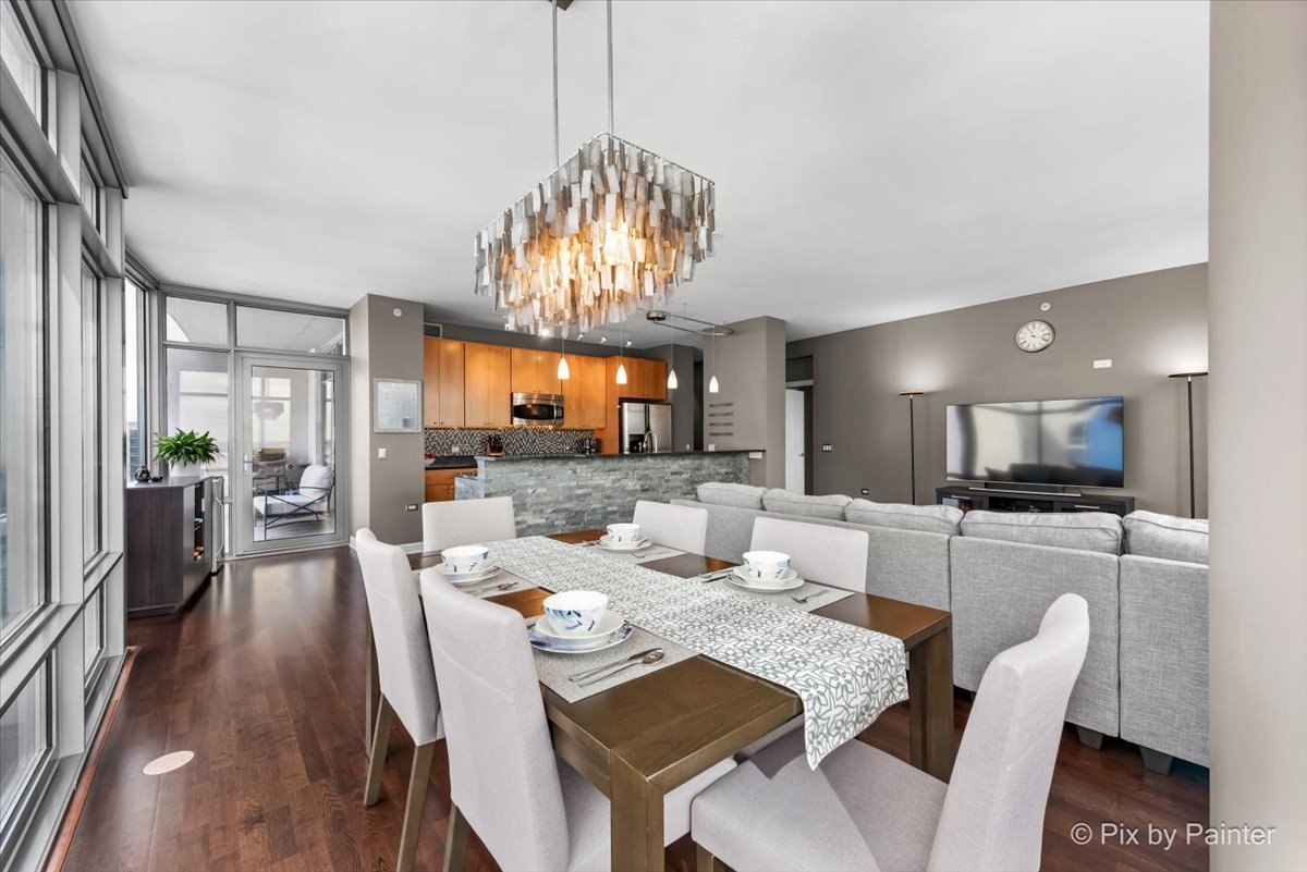 100 E 14th Street Unit: 1810