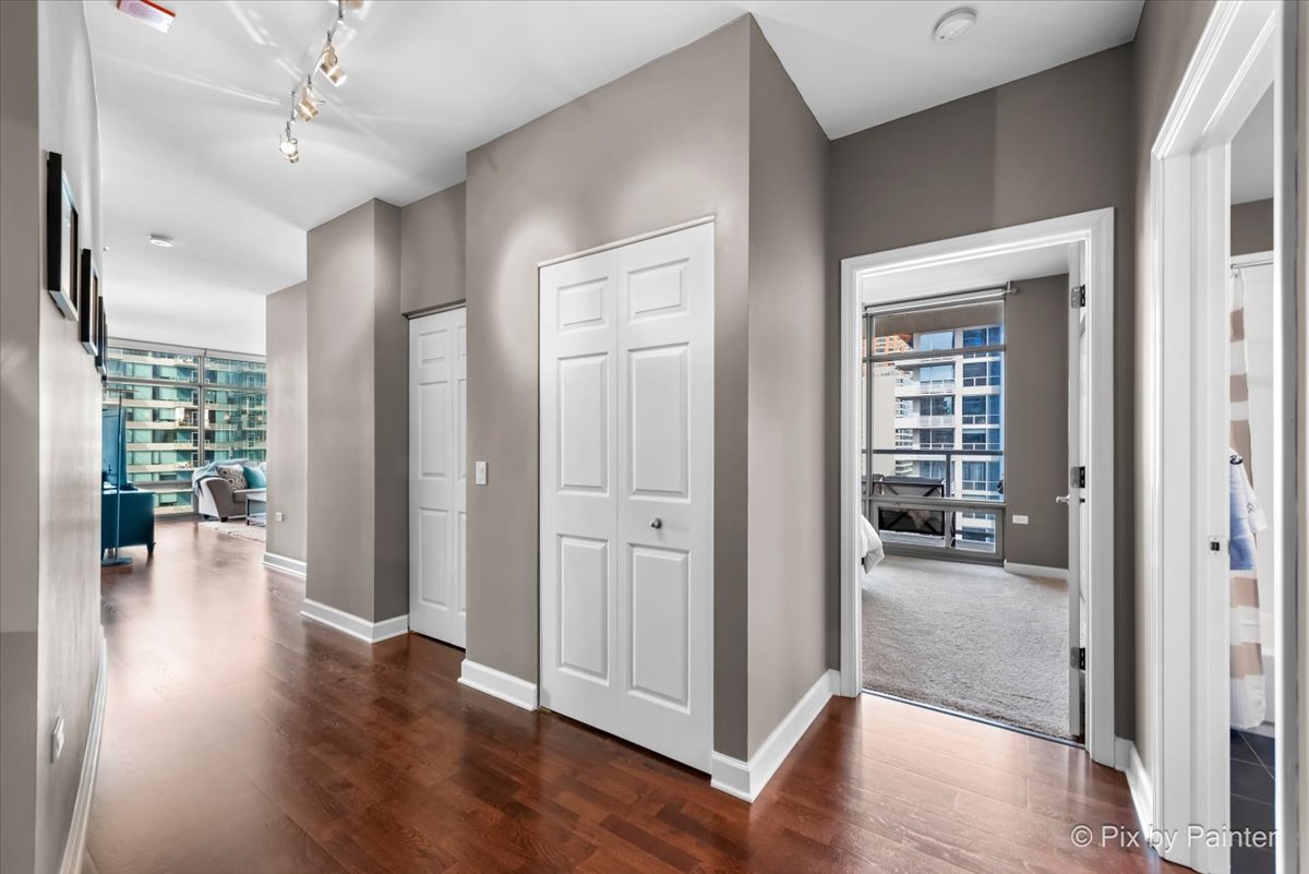 100 E 14th Street Unit: 1810