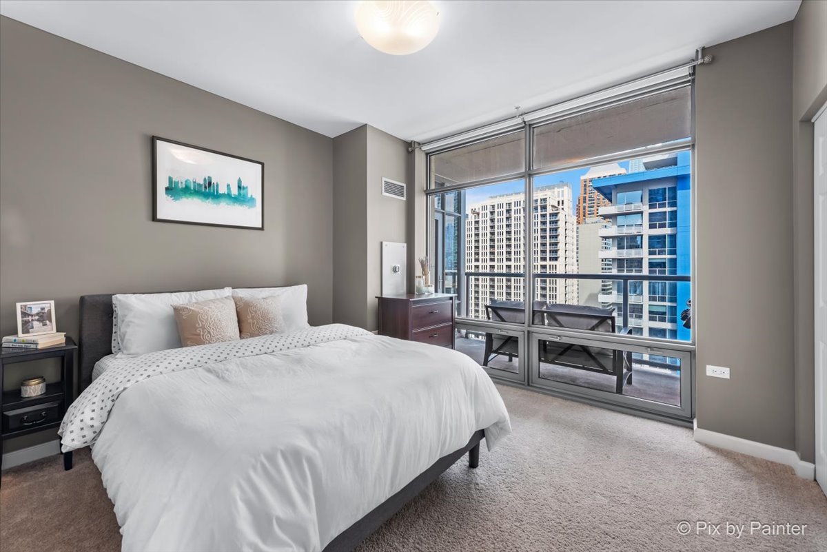 100 E 14th Street Unit: 1810