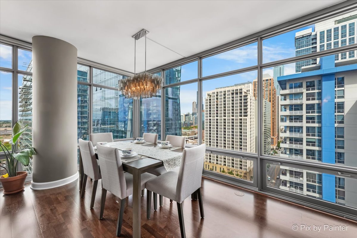 100 E 14th Street Unit: 1810
