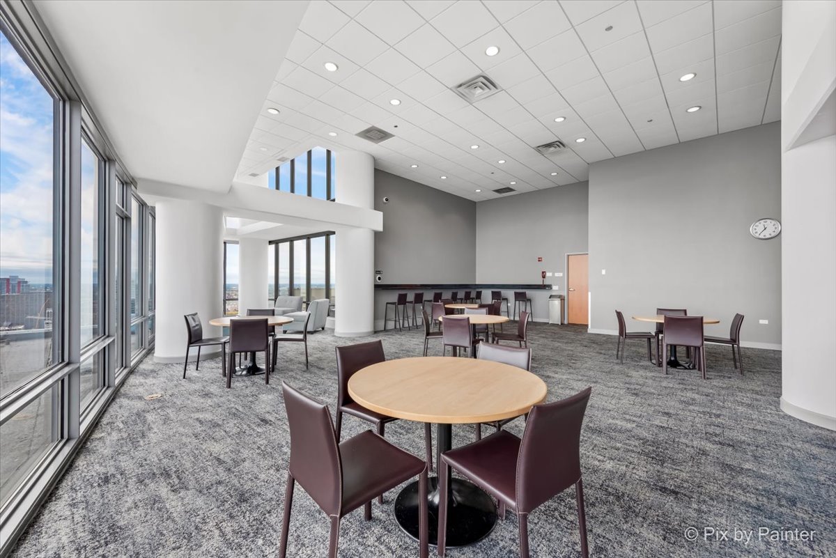 100 E 14th Street Unit: 1810