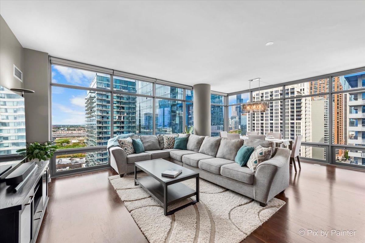 100 E 14th Street Unit: 1810