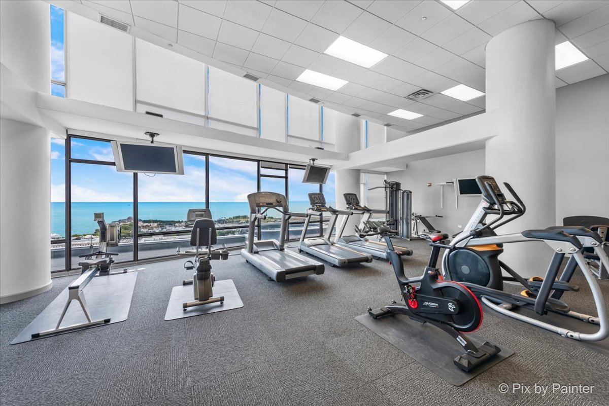 100 E 14th Street Unit: 1810