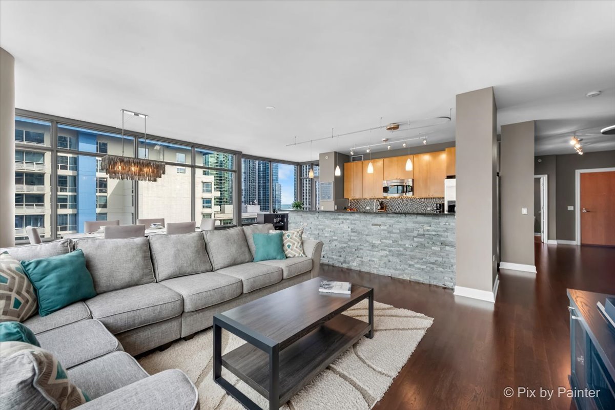 100 E 14th Street Unit: 1810