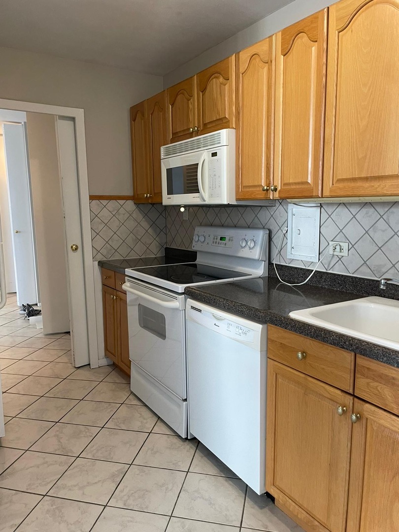 5701 N Sheridan Road Unit: 22R