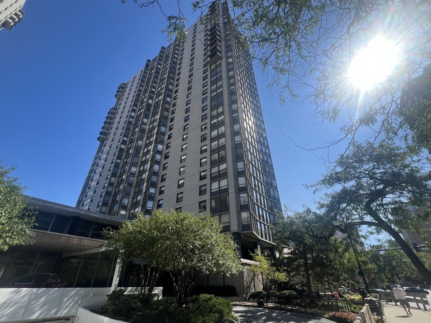 5701 N Sheridan Road Unit: 22R