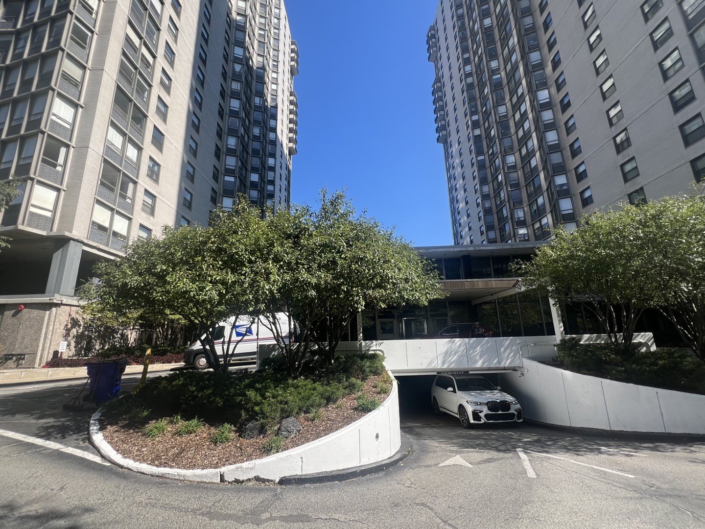 5701 N Sheridan Road Unit: 22R