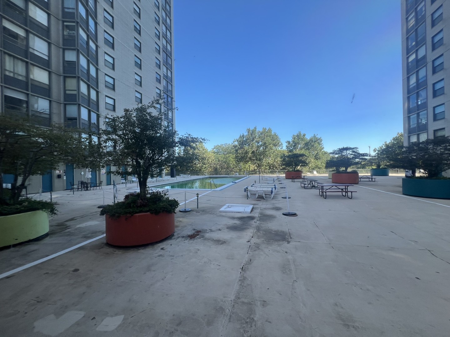 5701 N Sheridan Road Unit: 22R