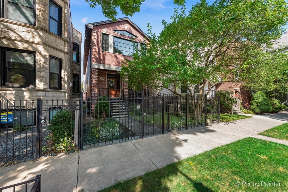 3650 N Paulina Street