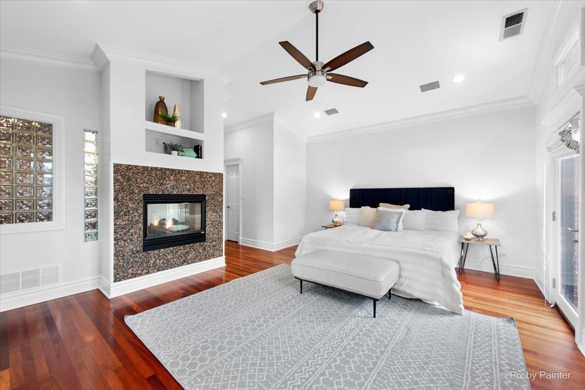 3650 N Paulina Street