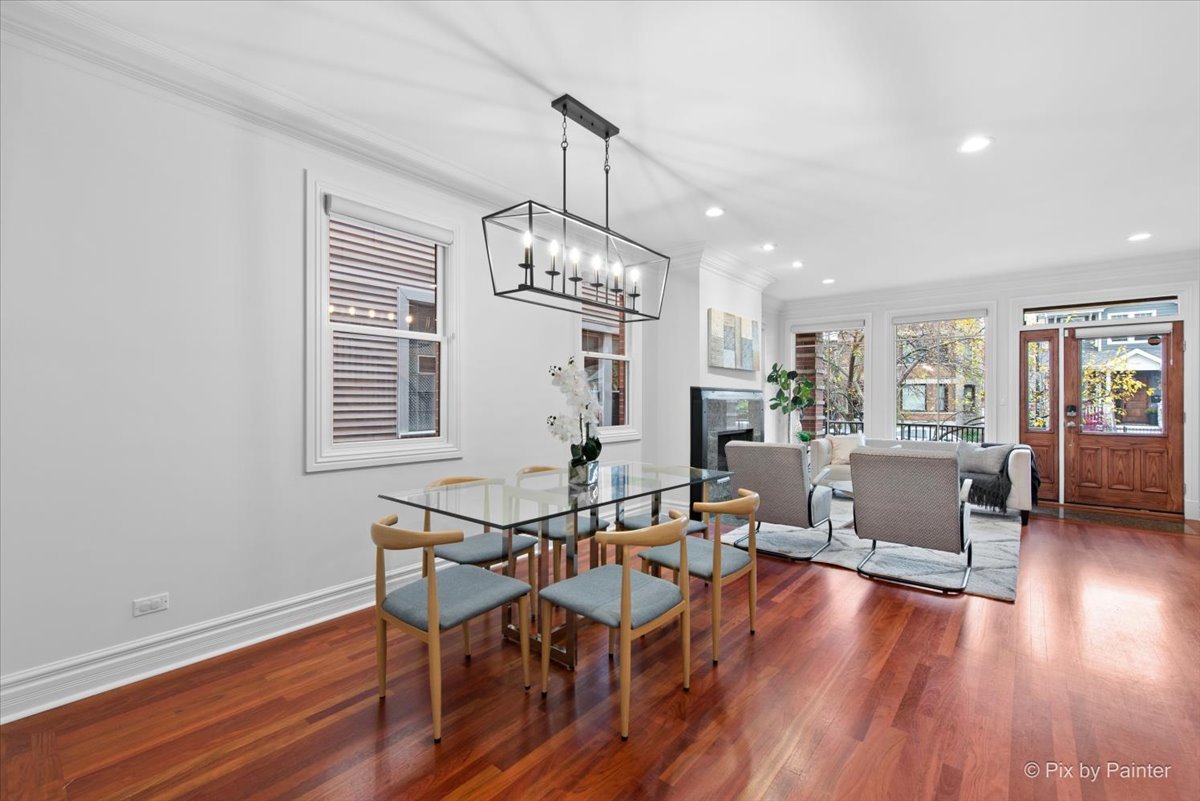 3650 N Paulina Street