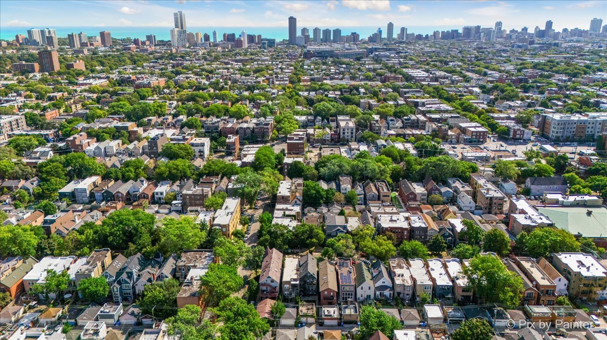 3650 N Paulina Street