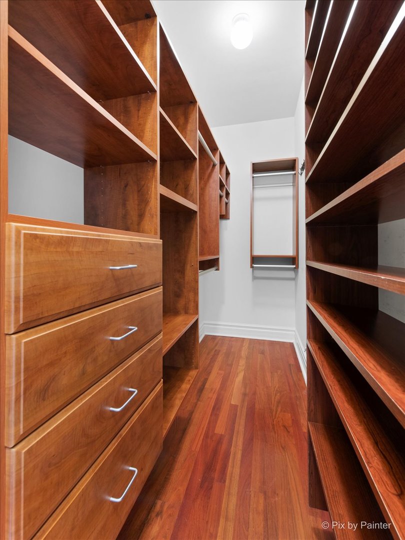 3650 N Paulina Street