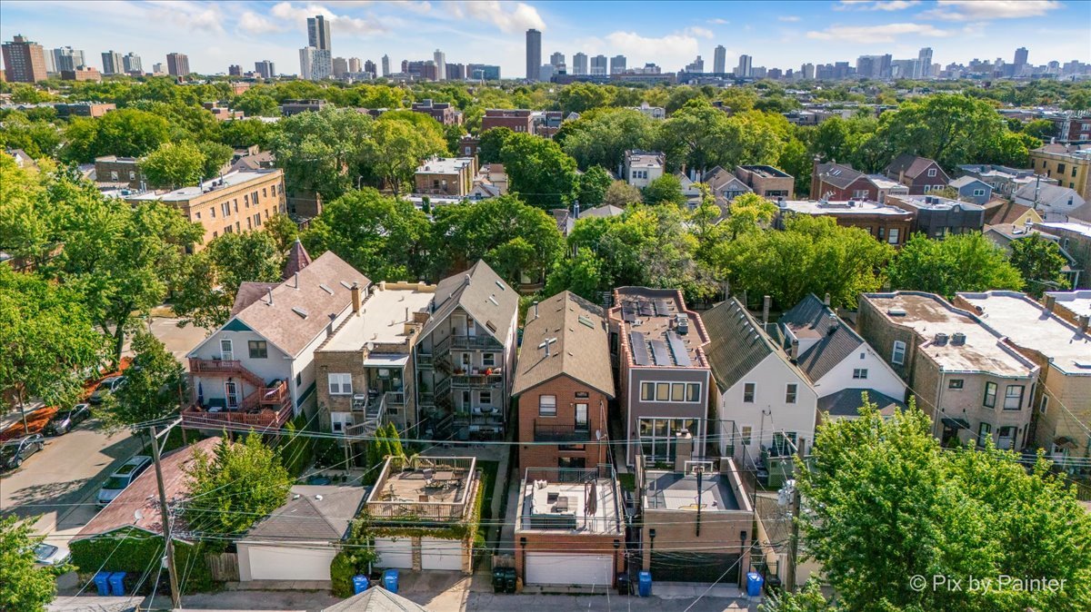 3650 N Paulina Street