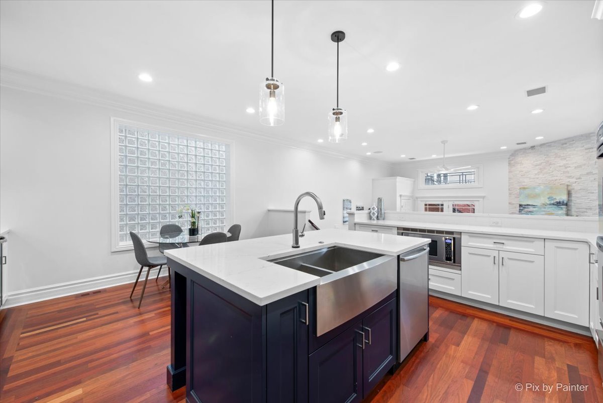 3650 N Paulina Street