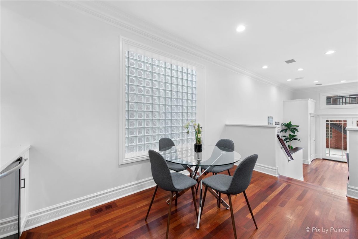 3650 N Paulina Street