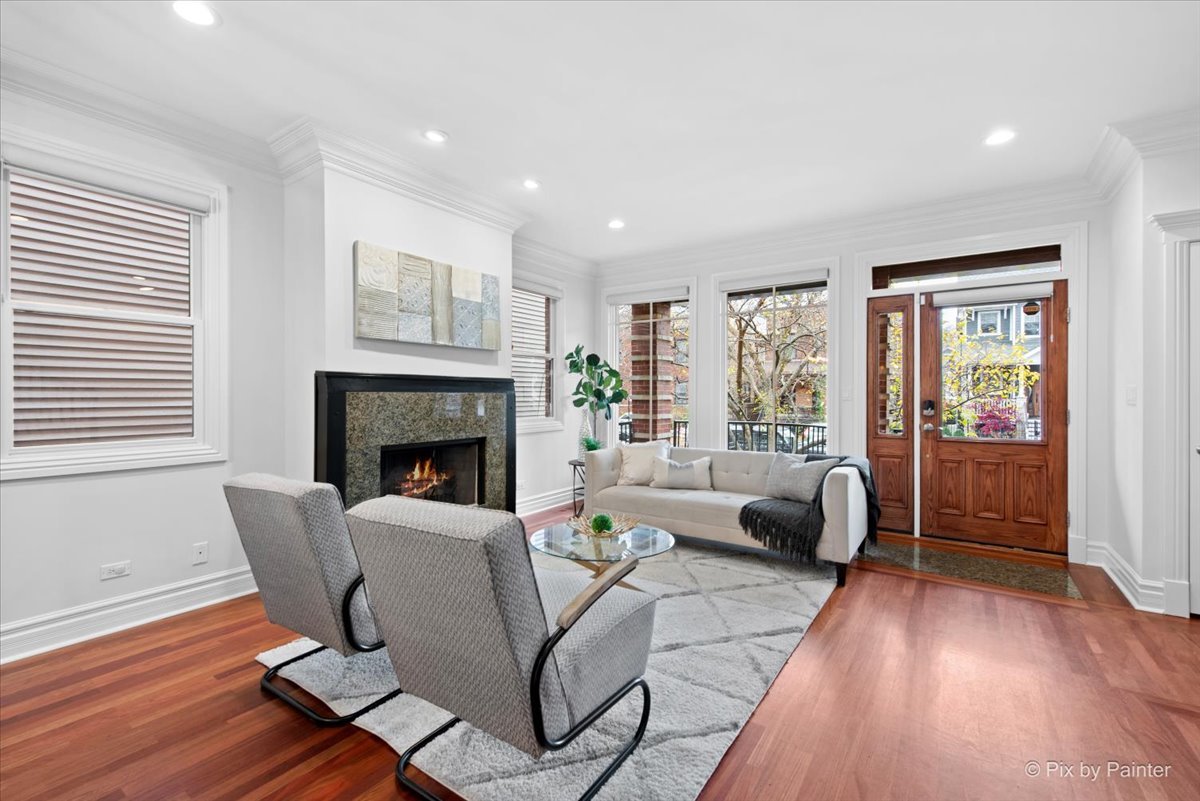 3650 N Paulina Street