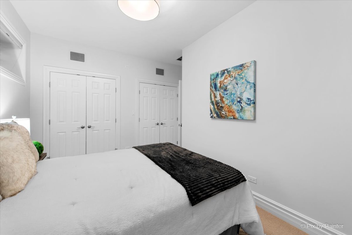 3650 N Paulina Street