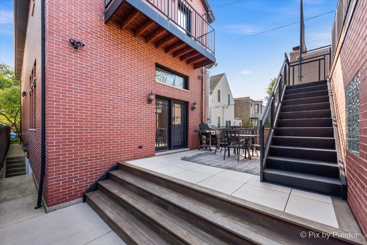 3650 N Paulina Street