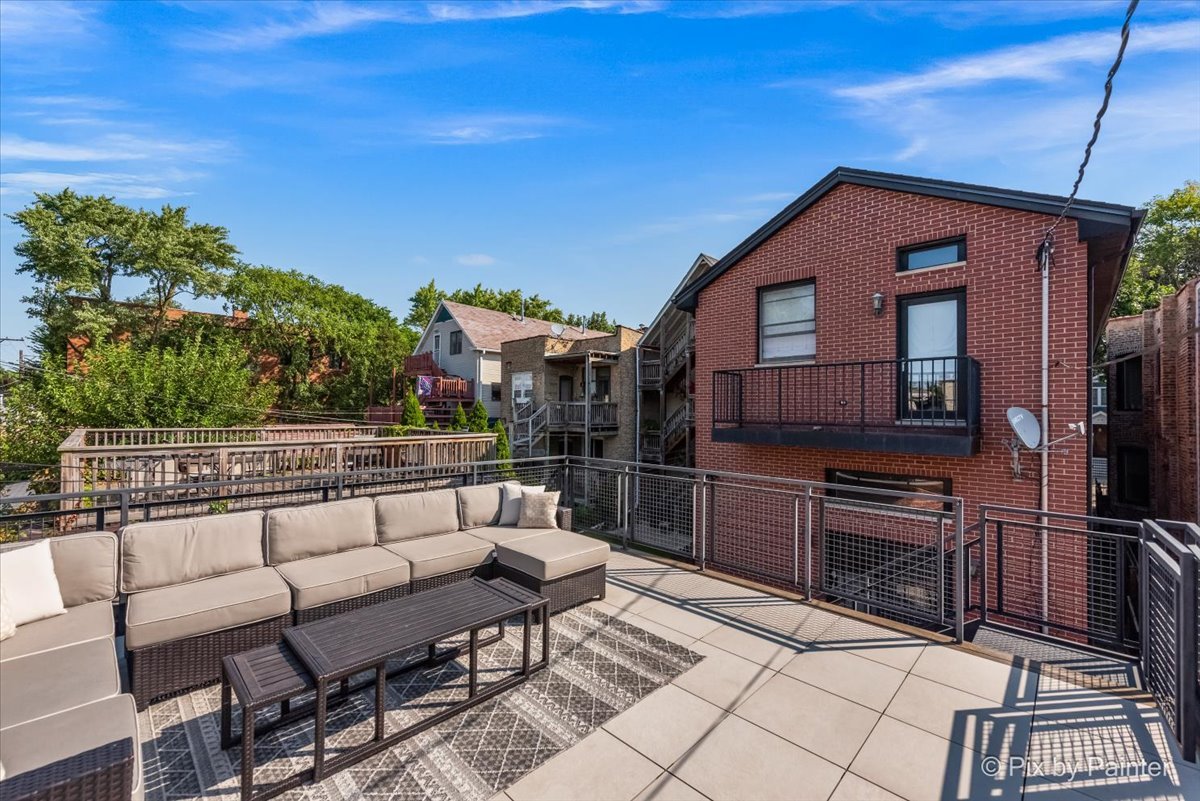 3650 N Paulina Street