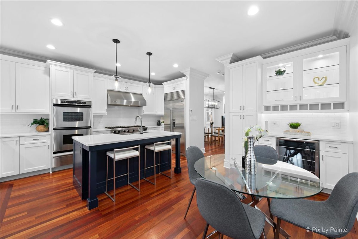 3650 N Paulina Street