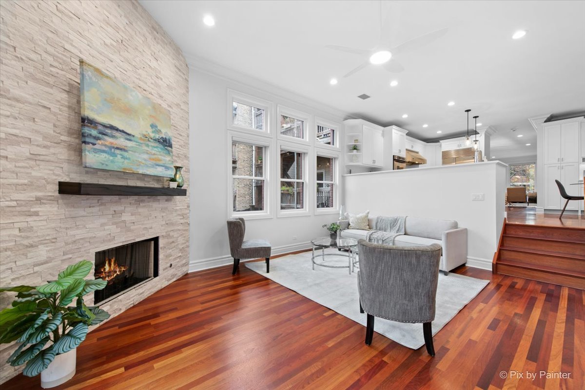 3650 N Paulina Street