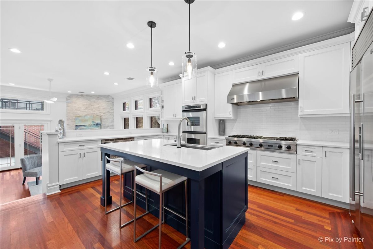 3650 N Paulina Street