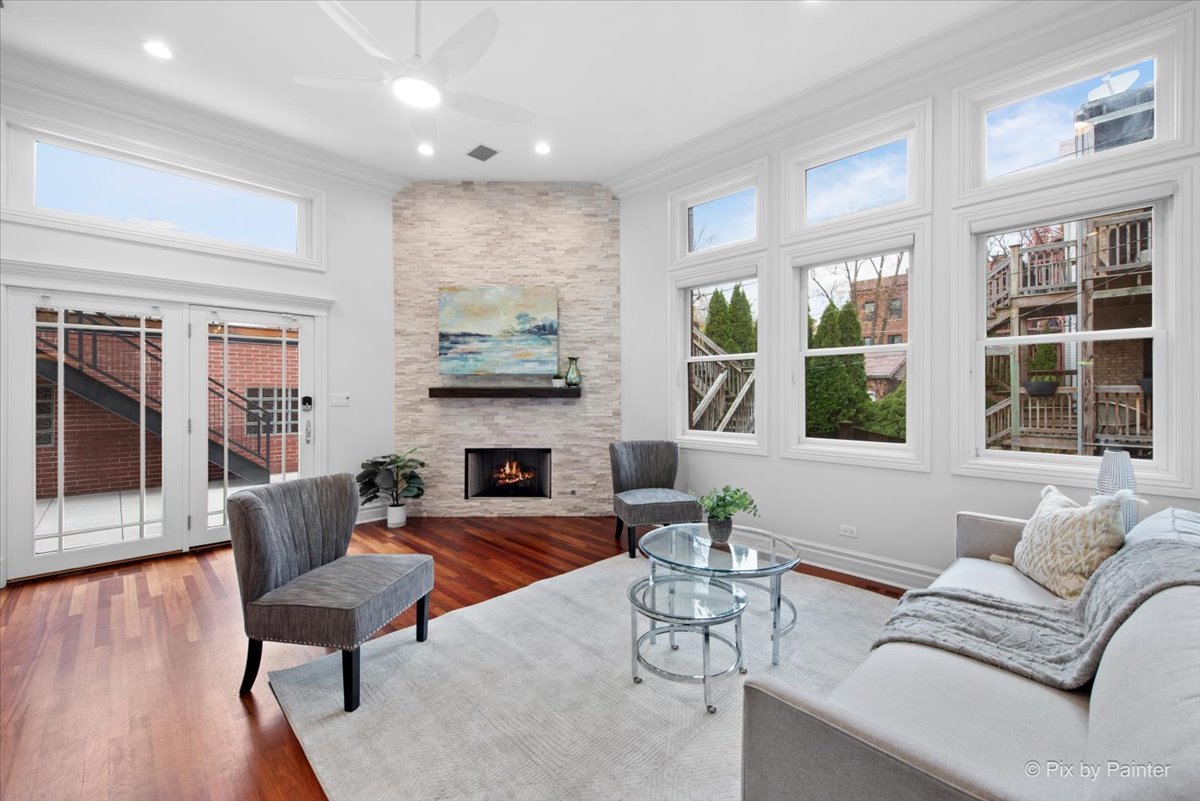 3650 N Paulina Street